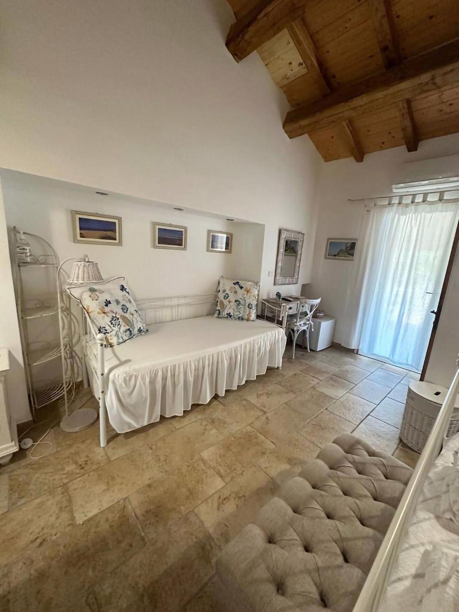 Monti Russu Natural Guest House Aglientu Exteriér fotografie